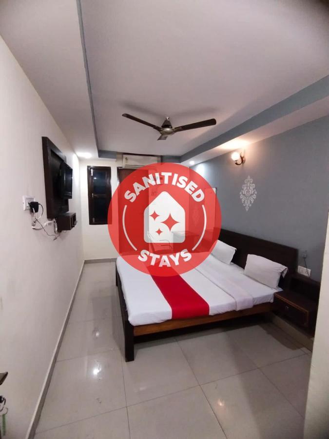 Oyo Hotel New Metro Near Phoenix United ลัคเนา ภายนอก รูปภาพ