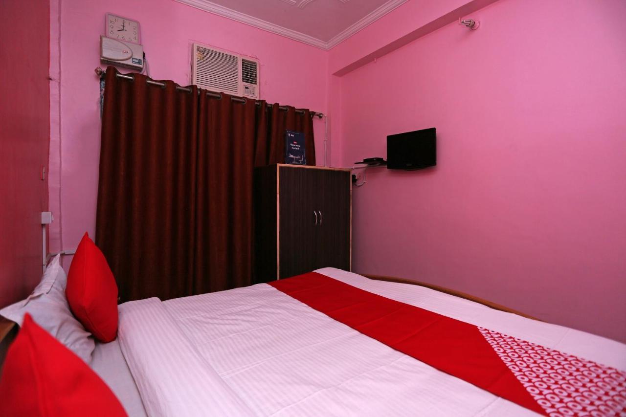 Oyo Hotel New Metro Near Phoenix United ลัคเนา ภายนอก รูปภาพ