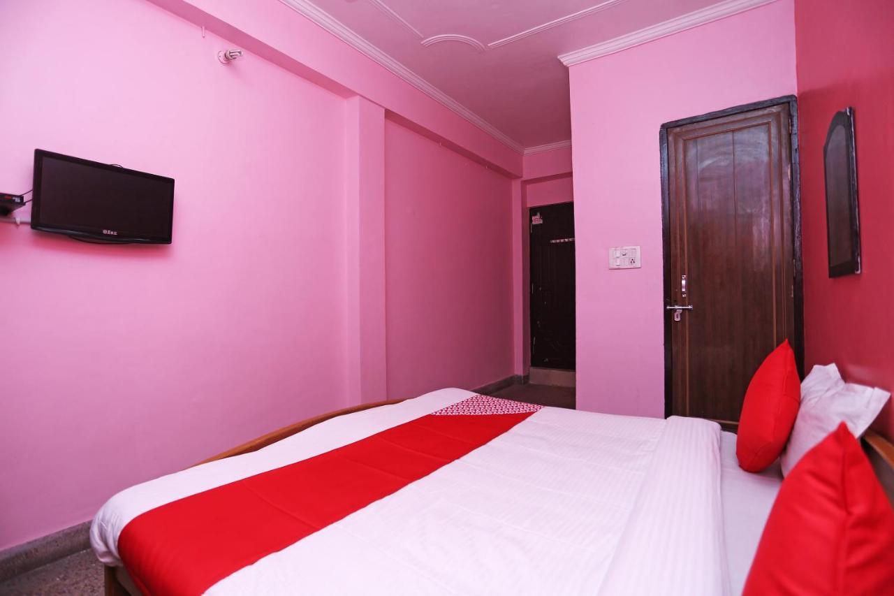 Oyo Hotel New Metro Near Phoenix United ลัคเนา ภายนอก รูปภาพ